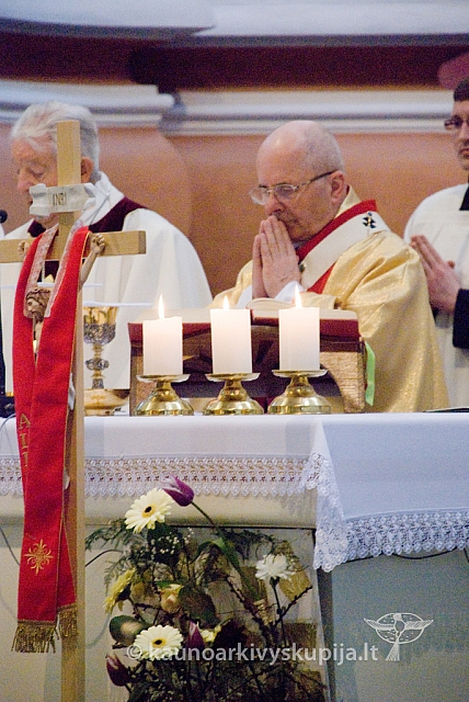 2012 st-kun50 0082 sk