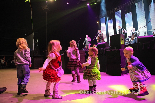 2015 valentinas-k 142 eb