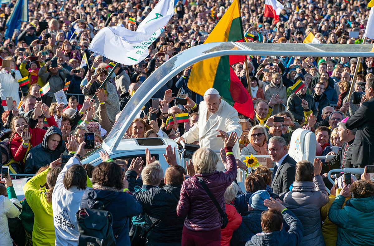 Popiežius Pranciškus Santakoje