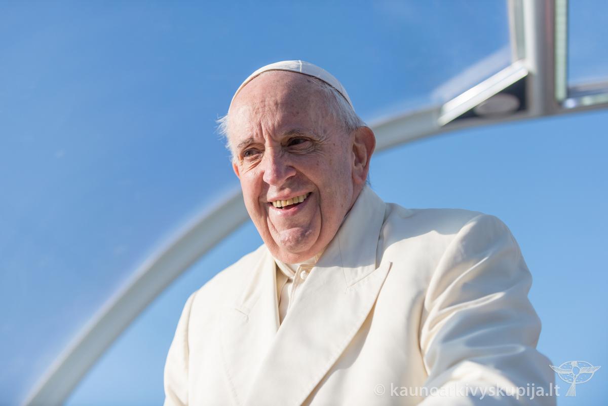 Popiežius Pranciškus Santakoje