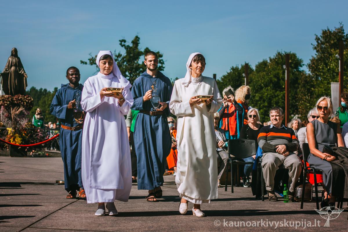  Sielovados ir pasišventimo Dievui diena 